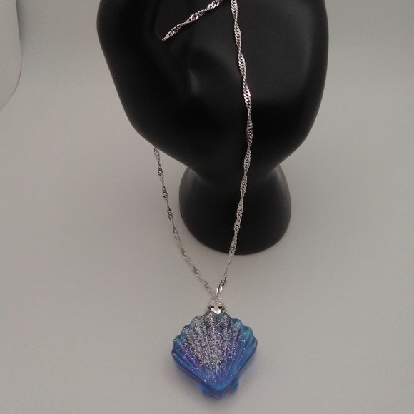 Blue Sparkle Seashell Necklace - Picture 1 of 3